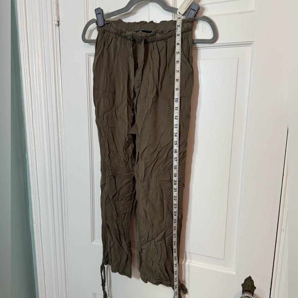 ✨Lulu’s pants - Picture 4 of 4